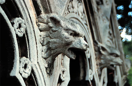 gothic tomb, wolf heads